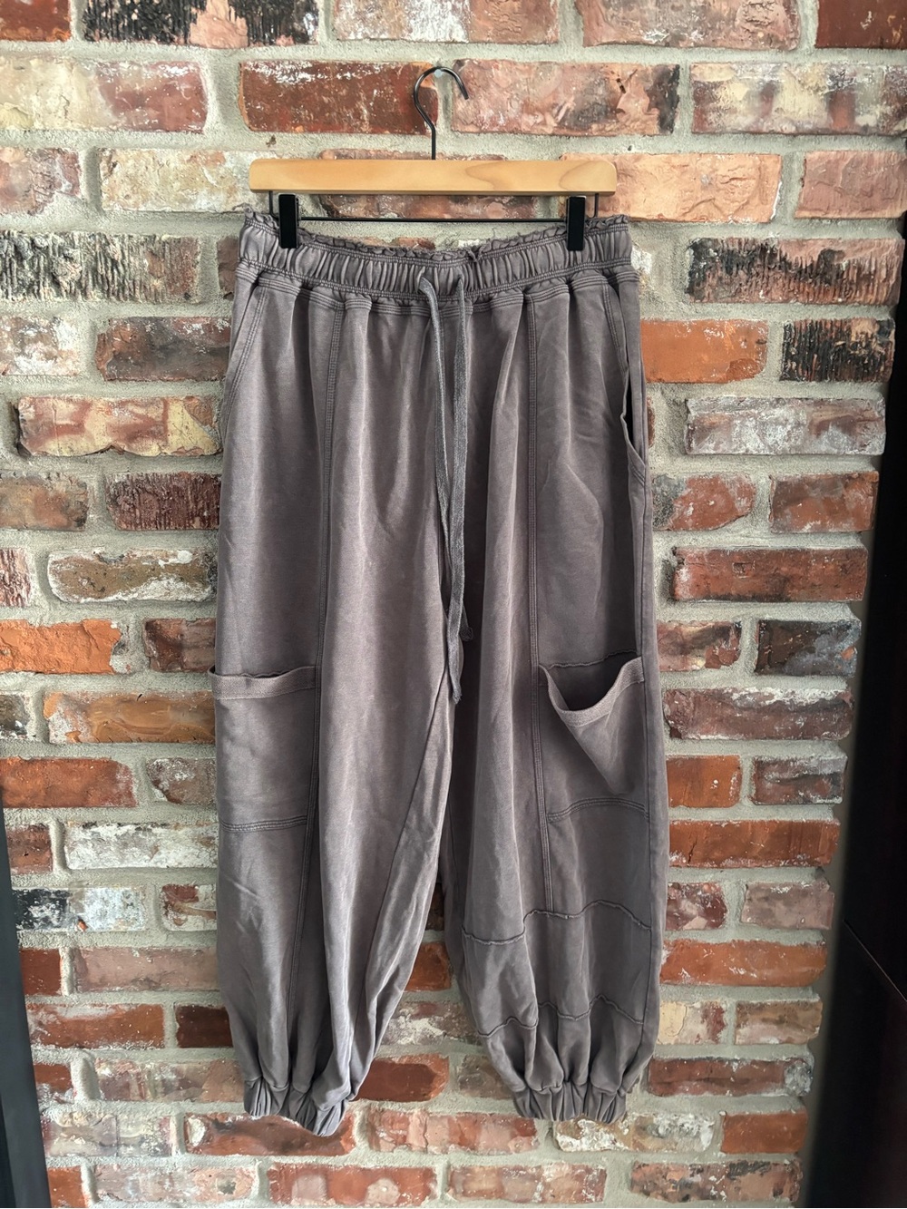 Oli & Hali Mineral Wash True To You Jogger Pants, M - Picture 2 of 8